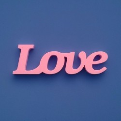 Rózsaszínű XPS anyagból készült festhető Love felirat