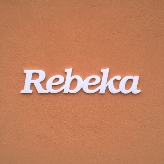 Rebeka név felirat ajtóra vagy a gyermekszoba falára!