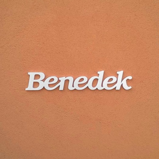 Benedek név felirat ajtóra vagy a gyermekszoba falára!