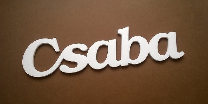Ajtóra vagy gyerekszoba falára felragasztható Csaba név felirat.