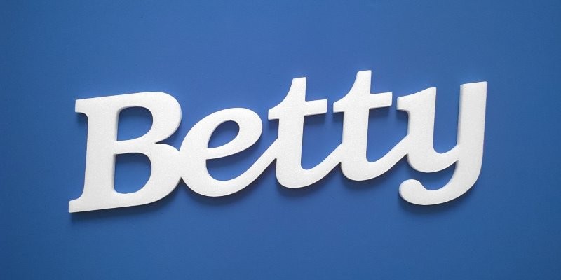 Ajtóra vagy gyerekszoba falára felragasztható Betty név felirat.