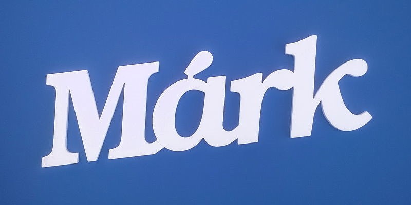 Ajtóra vagy gyerekszoba falára felragasztható Márk név felirat.