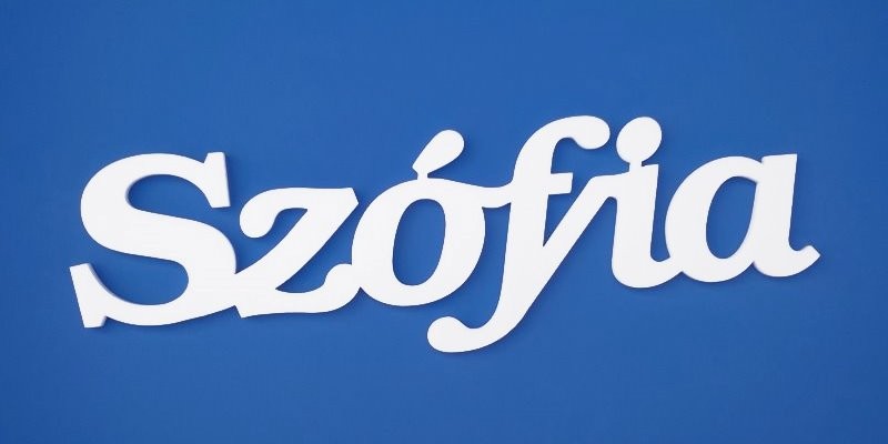 Ajtóra vagy gyerekszoba falára felragasztható Szófia név felirat.