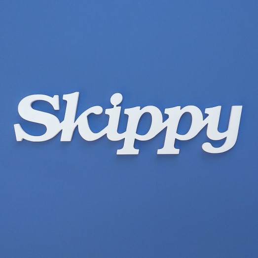 Skippy felirat faldekorációs célra.