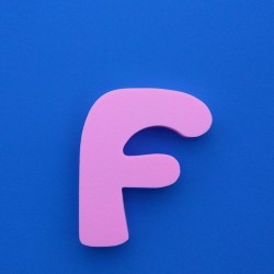 "F" dekorációs betű a SUZY termékcsaládból.