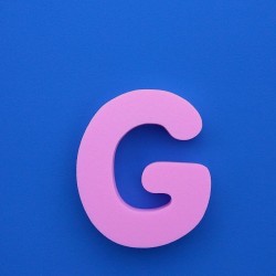"G" dekorációs betű a SUZY termékcsaládból.