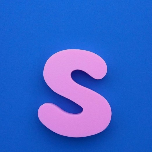 "S" dekorációs betű a SUZY termékcsaládból. (termék) "S" dekorációs betű a SUZY termékcsaládból.