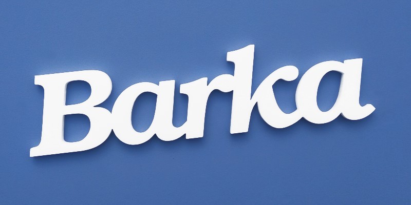 Barka név felirat. Ajtóra vagy gyerekszoba falára felragasztható Barka név felirat.