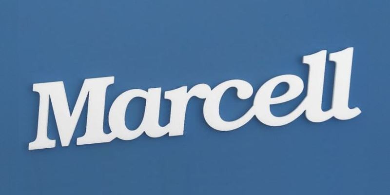 Marcell név felirat. Ajtóra vagy gyerekszoba falára felragasztható Marcell név felirat.