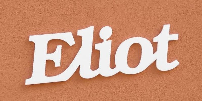 Eliot név felirat. Ajtóra vagy gyerekszoba falára felragasztható Eliot név felirat.