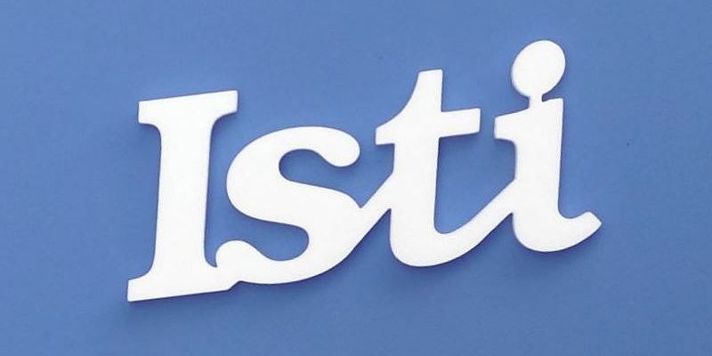 Ajtóra vagy gyerekszoba falára felragasztható Isti név felirat.