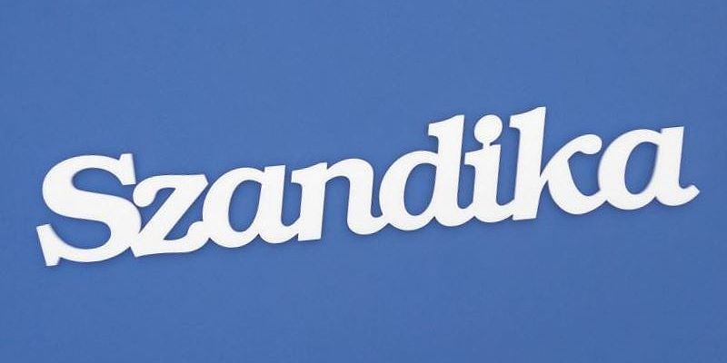 Szandika név felirat. Ajtóra vagy gyerekszoba falára felragasztható Szandika név felirat.