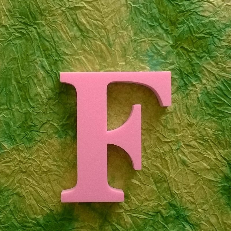 Nagy F habbetű a Love termékcsaládból.