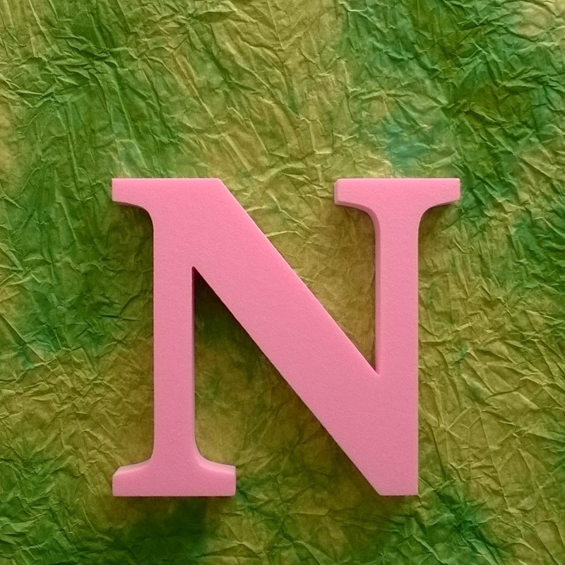 Nagy N habbetű a Love termékcsaládból.